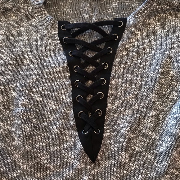 Express sz small shoelace style sweater - Picture 2 of 4